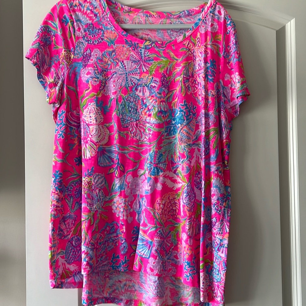 Lilly Pulitzer t shirt
